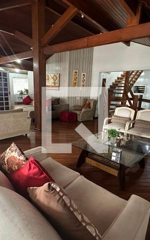 Casa de condomínio à venda com 350m², 4 quartos e 2 vagas Casa de condomínio à venda com 350m², 4 quartos e 2 vagasSALA