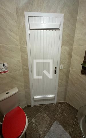 Casa de condomínio à venda com 350m², 4 quartos e 2 vagas Casa de condomínio à venda com 350m², 4 quartos e 2 vagasLavabo