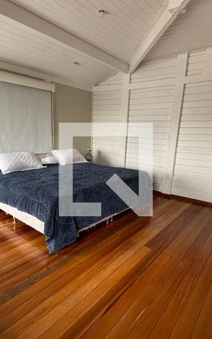 Casa de condomínio à venda com 350m², 4 quartos e 2 vagas Casa de condomínio à venda com 350m², 4 quartos e 2 vagasSuíte master