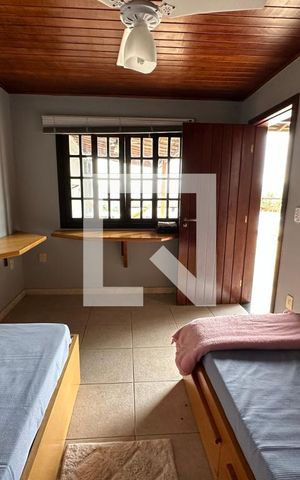 Casa de condomínio à venda com 350m², 4 quartos e 2 vagas Casa de condomínio à venda com 350m², 4 quartos e 2 vagasQuarto 1