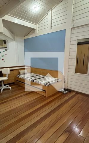 Casa de condomínio à venda com 350m², 4 quartos e 2 vagas Casa de condomínio à venda com 350m², 4 quartos e 2 vagasQuarto 1