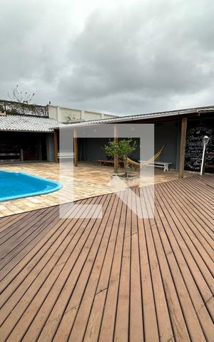 Casa de condomínio à venda com 350m², 4 quartos e 2 vagas Casa de condomínio à venda com 350m², 4 quartos e 2 vagasTerraço