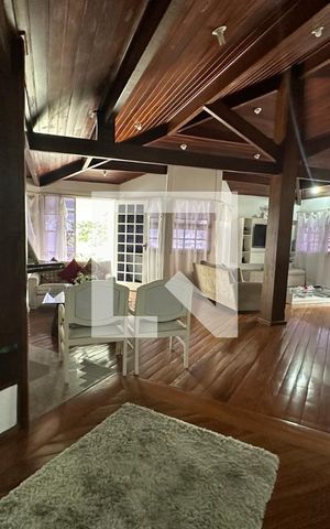 Casa de condomínio à venda com 350m², 4 quartos e 2 vagas Casa de condomínio à venda com 350m², 4 quartos e 2 vagasSALA