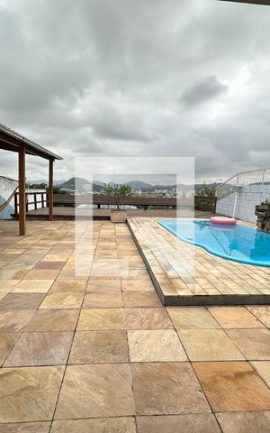 Casa de condomínio à venda com 350m², 4 quartos e 2 vagas Casa de condomínio à venda com 350m², 4 quartos e 2 vagasTerraço