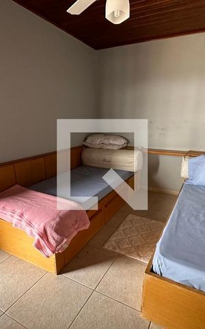 Casa de condomínio à venda com 350m², 4 quartos e 2 vagas Casa de condomínio à venda com 350m², 4 quartos e 2 vagasQuarto 1