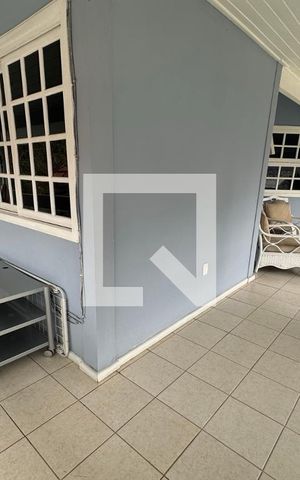 Casa de condomínio à venda com 350m², 4 quartos e 2 vagas Casa de condomínio à venda com 350m², 4 quartos e 2 vagasVaranda da Sala