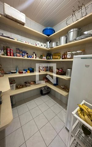 Casa de condomínio à venda com 350m², 4 quartos e 2 vagas Casa de condomínio à venda com 350m², 4 quartos e 2 vagasDespensa