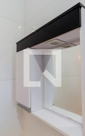Casa à venda com 600m², 2 quartos e 5 vagas Casa à venda com 600m², 2 quartos e 5 vagasEspelho