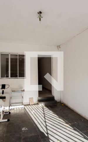 Casa à venda com 600m², 2 quartos e 5 vagas Casa à venda com 600m², 2 quartos e 5 vagasGaragem