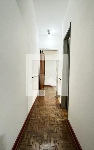 Casa à venda com 90m², 4 quartos e 1 vaga Casa à venda com 90m², 4 quartos e 1 vagaCorredor