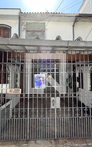 Casa à venda com 90m², 4 quartos e 1 vaga Casa à venda com 90m², 4 quartos e 1 vagaFachada