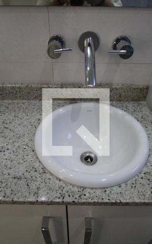 Apartamento para alugar com 60m², 1 quarto e 2 vagasBanheiro da Suíte