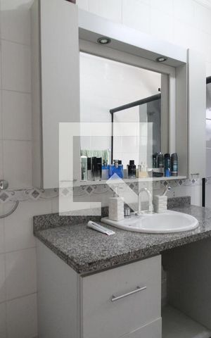Casa à venda com 250m², 3 quartos e 5 vagasBanheiro do Quarto 3 - suite