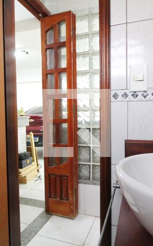 Casa à venda com 250m², 3 quartos e 5 vagasBanheiro de serviço