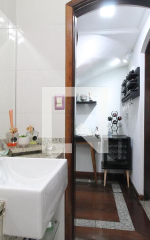 Casa à venda com 250m², 3 quartos e 5 vagaslavabo