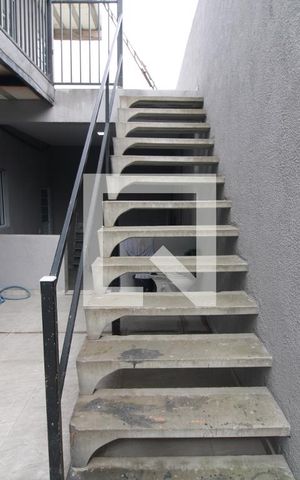 Apartamento para alugar com 38m², 1 quarto e sem vagaEscada