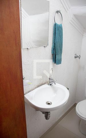 Casa à venda com 110m², 3 quartos e 2 vagasBanheiro 1