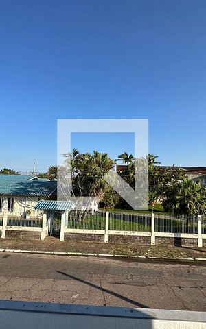 Casa à venda com 141m², 2 quartos e 2 vagasQuarto Suíte 2 - Vista