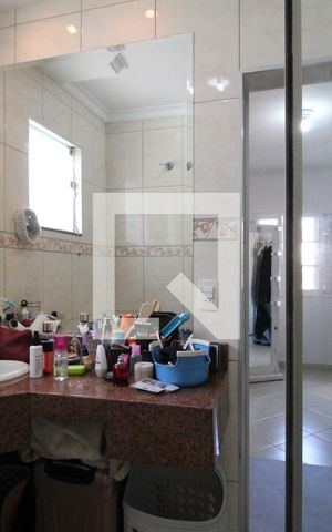 Casa à venda com 125m², 2 quartos e 2 vagasBanheiro da Suíte 1