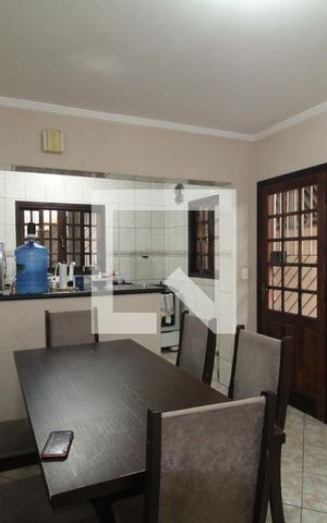 Casa à venda com 125m², 2 quartos e 2 vagasCozinha