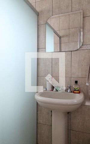 Casa à venda com 125m², 2 quartos e 2 vagasBanheiro da Suíte 2