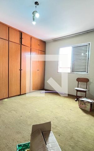 Casa à venda com 500m², 5 quartos e 6 vagas Casa à venda com 500m², 5 quartos e 6 vagasQuarto 5