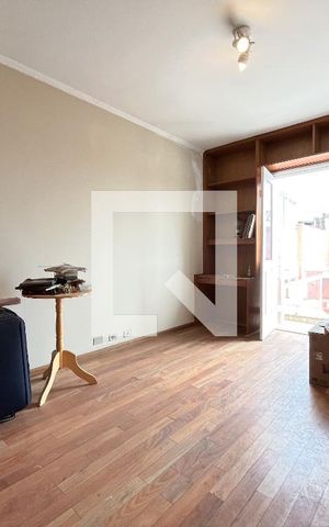 Casa à venda com 500m², 5 quartos e 6 vagas Casa à venda com 500m², 5 quartos e 6 vagasQuarto 1