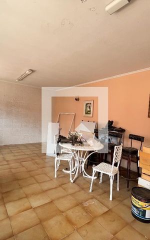 Casa à venda com 500m², 5 quartos e 6 vagas Casa à venda com 500m², 5 quartos e 6 vagasÁrea Salão de festas