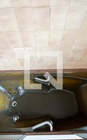 Casa à venda com 500m², 5 quartos e 6 vagas Casa à venda com 500m², 5 quartos e 6 vagasBanheiro Quarto 4