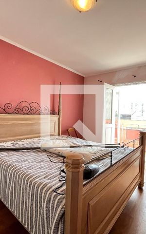 Casa à venda com 500m², 5 quartos e 6 vagas Casa à venda com 500m², 5 quartos e 6 vagasQuarto 4