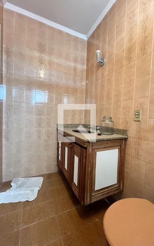 Casa à venda com 500m², 5 quartos e 6 vagas Casa à venda com 500m², 5 quartos e 6 vagasBanheiro Quarto 5