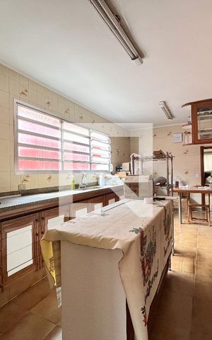 Casa à venda com 500m², 5 quartos e 6 vagas Casa à venda com 500m², 5 quartos e 6 vagasCozinha