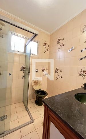 Casa à venda com 500m², 5 quartos e 6 vagas Casa à venda com 500m², 5 quartos e 6 vagasBanheiro Quarto 3