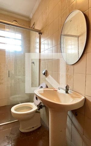 Casa à venda com 500m², 5 quartos e 6 vagas Casa à venda com 500m², 5 quartos e 6 vagasBanheiro Salão de festas