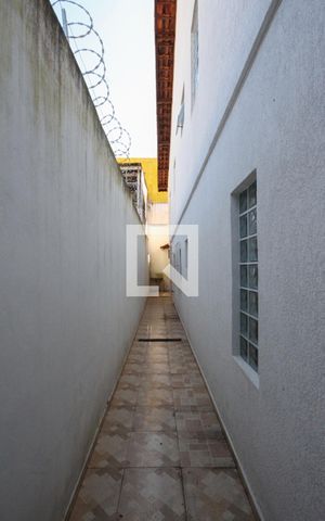 Casa à venda com 280m², 3 quartos e 2 vagas Casa à venda com 280m², 3 quartos e 2 vagascorredor externo