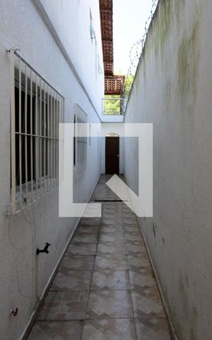 Casa à venda com 280m², 3 quartos e 2 vagas Casa à venda com 280m², 3 quartos e 2 vagascorredor externo