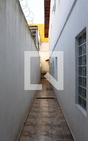 Casa à venda com 280m², 3 quartos e 2 vagas Casa à venda com 280m², 3 quartos e 2 vagascorredor externo