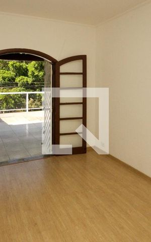 Casa à venda com 280m², 3 quartos e 2 vagas Casa à venda com 280m², 3 quartos e 2 vagasQuarto 3