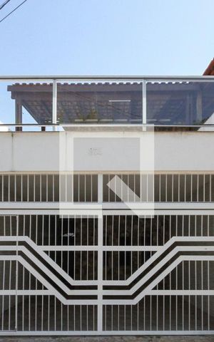 Casa à venda com 280m², 3 quartos e 2 vagas Casa à venda com 280m², 3 quartos e 2 vagasFachada