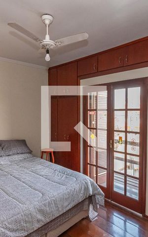 Casa de condomínio à venda com 220m², 4 quartos e 4 vagas Casa de condomínio à venda com 220m², 4 quartos e 4 vagasSuite 3