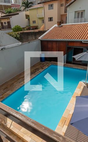 Casa de condomínio à venda com 220m², 4 quartos e 4 vagas Casa de condomínio à venda com 220m², 4 quartos e 4 vagasVista Suíte 1