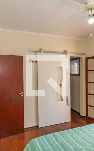 Casa de condomínio à venda com 220m², 4 quartos e 4 vagas Casa de condomínio à venda com 220m², 4 quartos e 4 vagasSuite 1