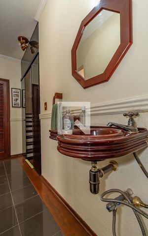 Casa de condomínio à venda com 220m², 4 quartos e 4 vagas Casa de condomínio à venda com 220m², 4 quartos e 4 vagasLavabo