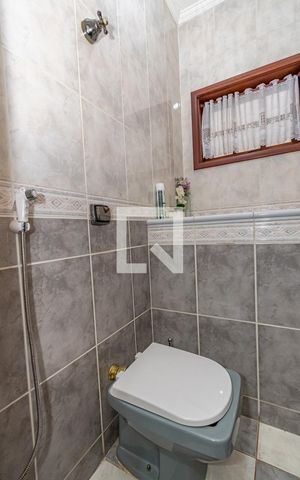 Casa de condomínio à venda com 220m², 4 quartos e 4 vagas Casa de condomínio à venda com 220m², 4 quartos e 4 vagasLavabo