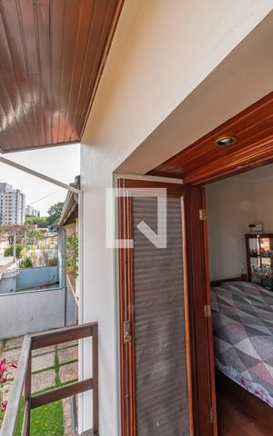 Casa de condomínio à venda com 220m², 4 quartos e 4 vagas Casa de condomínio à venda com 220m², 4 quartos e 4 vagasVaranda Suite 2