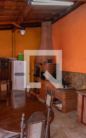 Casa de condomínio à venda com 220m², 4 quartos e 4 vagas Casa de condomínio à venda com 220m², 4 quartos e 4 vagasVaranda Gourmet