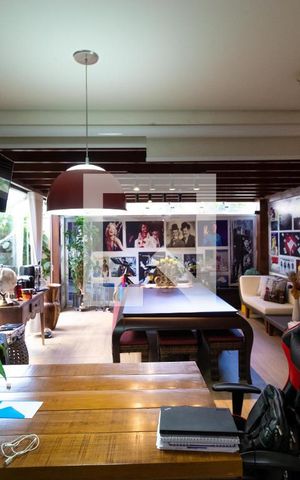 Apartamento à venda com 234m², 3 quartos e 2 vagas Apartamento à venda com 234m², 3 quartos e 2 vagasÁrea Gourmet