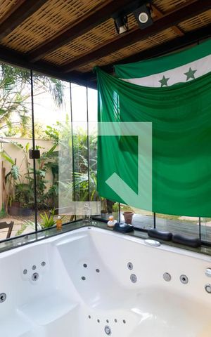 Apartamento à venda com 234m², 3 quartos e 2 vagas Apartamento à venda com 234m², 3 quartos e 2 vagasHidromassagem