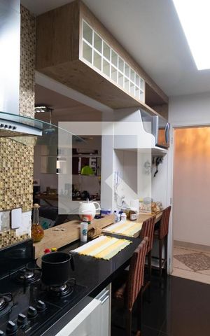 Apartamento à venda com 234m², 3 quartos e 2 vagas Apartamento à venda com 234m², 3 quartos e 2 vagasCozinha