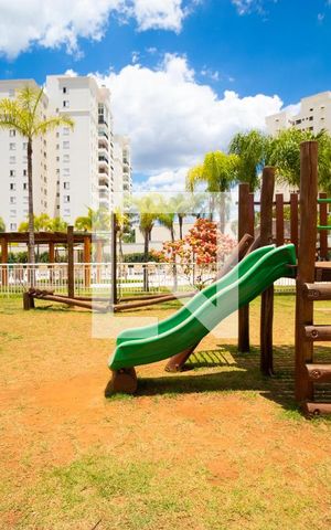 Apartamento à venda com 234m², 3 quartos e 2 vagas Apartamento à venda com 234m², 3 quartos e 2 vagasÁrea Comum - Playground
